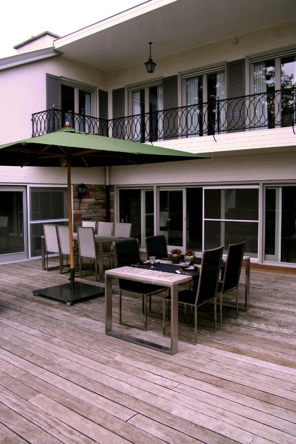 Villa Pura Vida คอร์ตไรก์ ภายนอก รูปภาพ